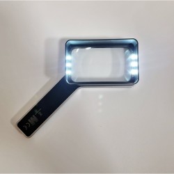 Lupa de mano 3x con batería y iluminación LED 79x46mm.